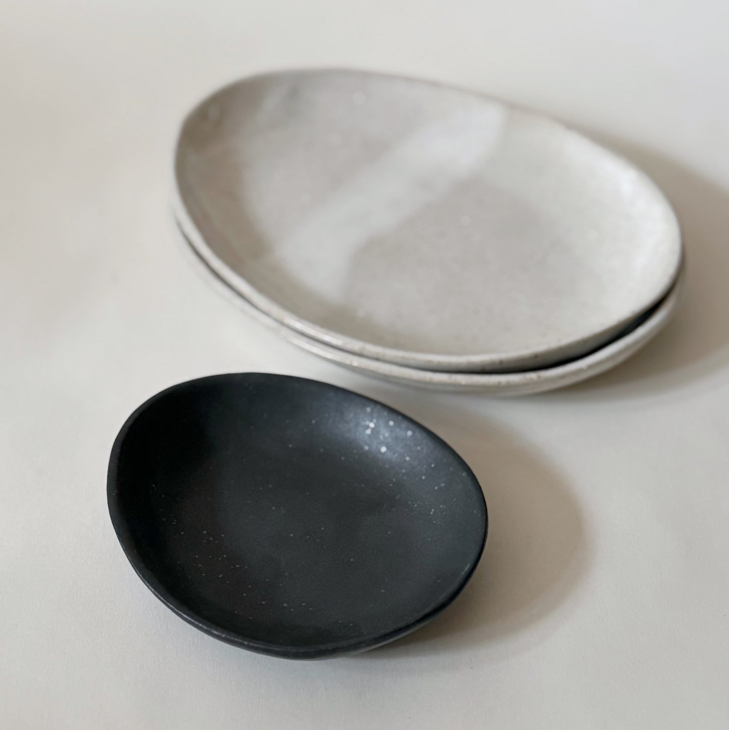 Black Oval Plate
